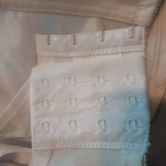 Fancee Free Seamless Soft Cup Nursing Bra. 42J Extra Support Style 94305 NIP - Picture 7 of 7